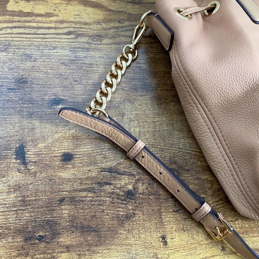 Mk Camden Large Drawstring Bag In Suntan Leather - image 7